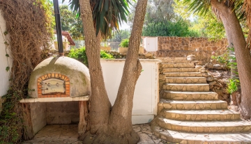 Resa Estates vastgoed te koop Ibiza Geraldine finca san lorenzo noorden stairs exterior .jpg